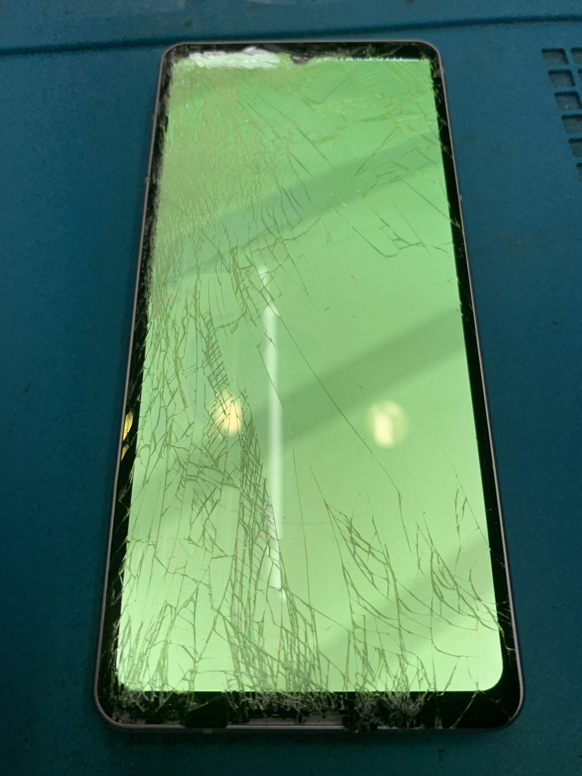 AQUOS sense7 画面割れ修理【練馬店】