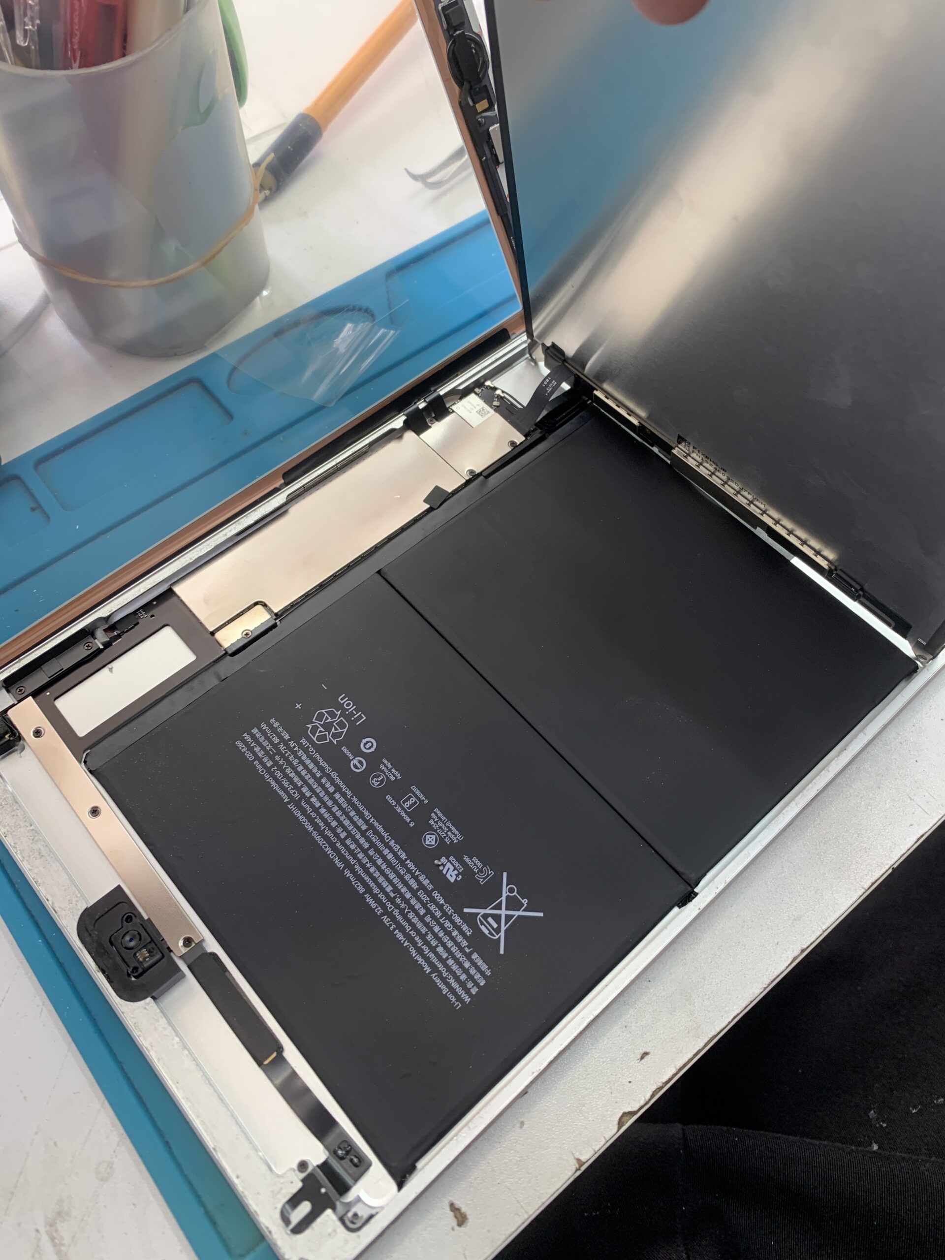 iPad6 画面割れ→交換【石神井公園店】