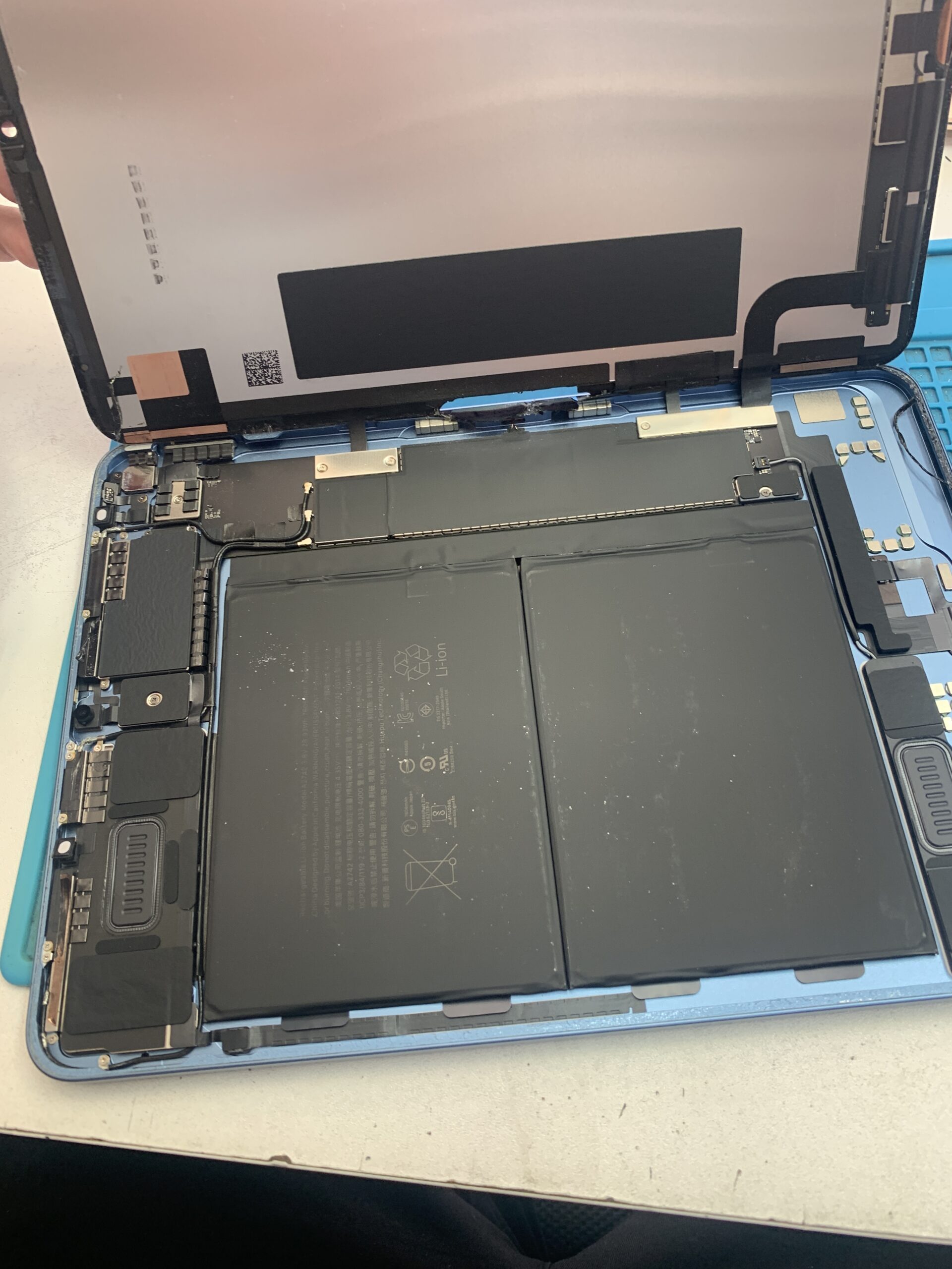 ipad Air5 液晶交換【練馬店】