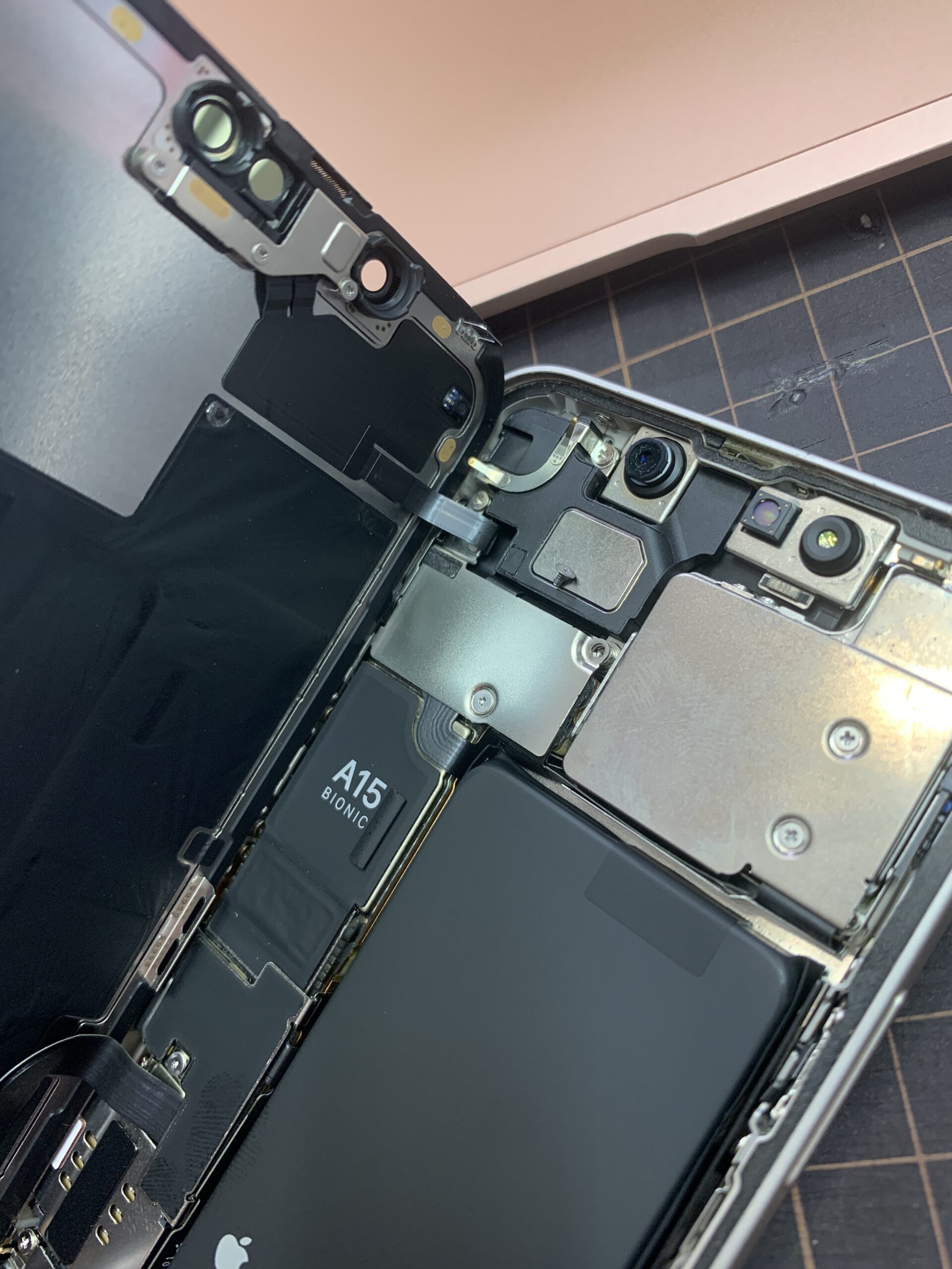 iphone 13mini 液晶交換【石神井公園店】