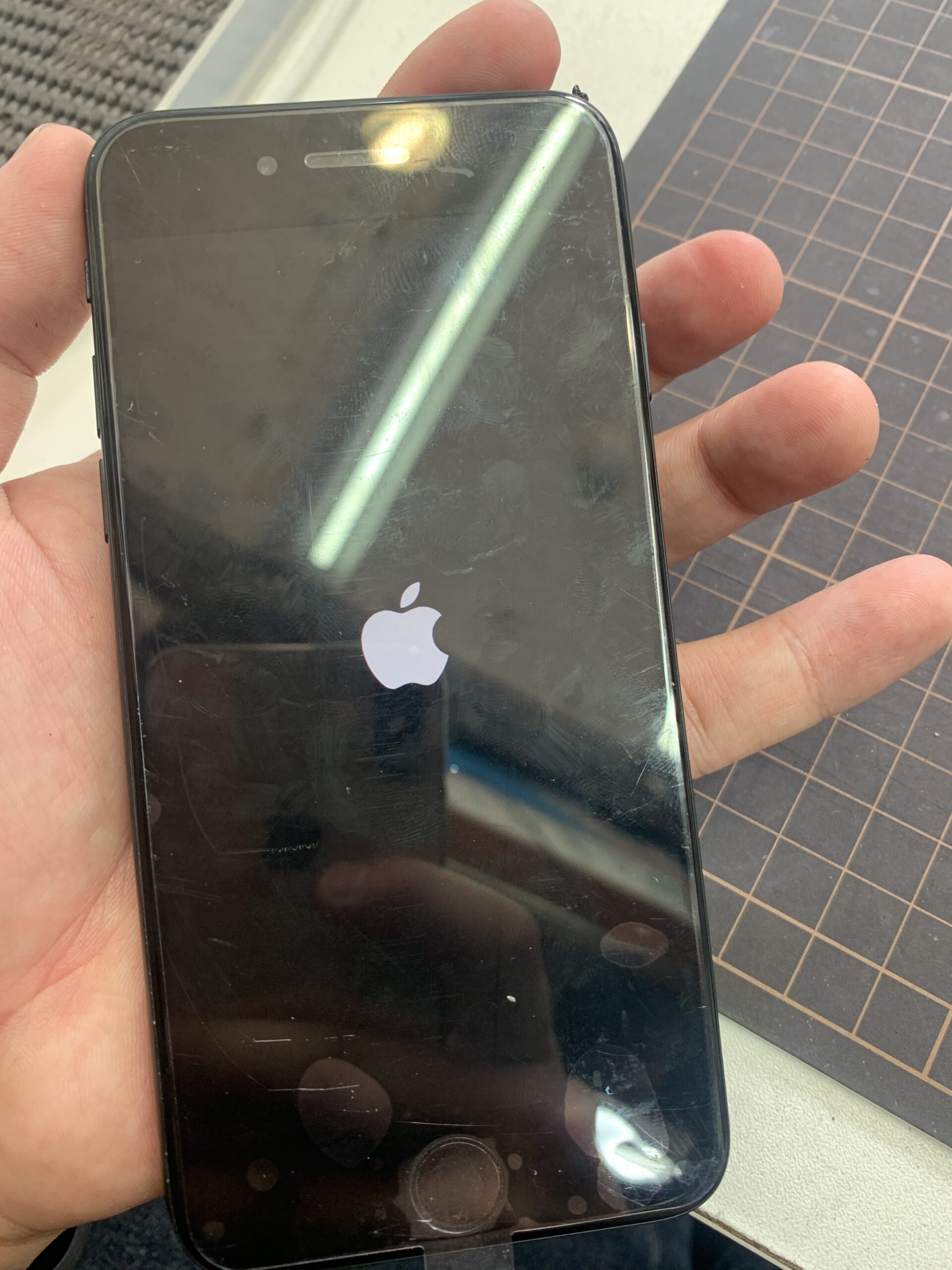 iPhone8 液晶交換【練馬店】