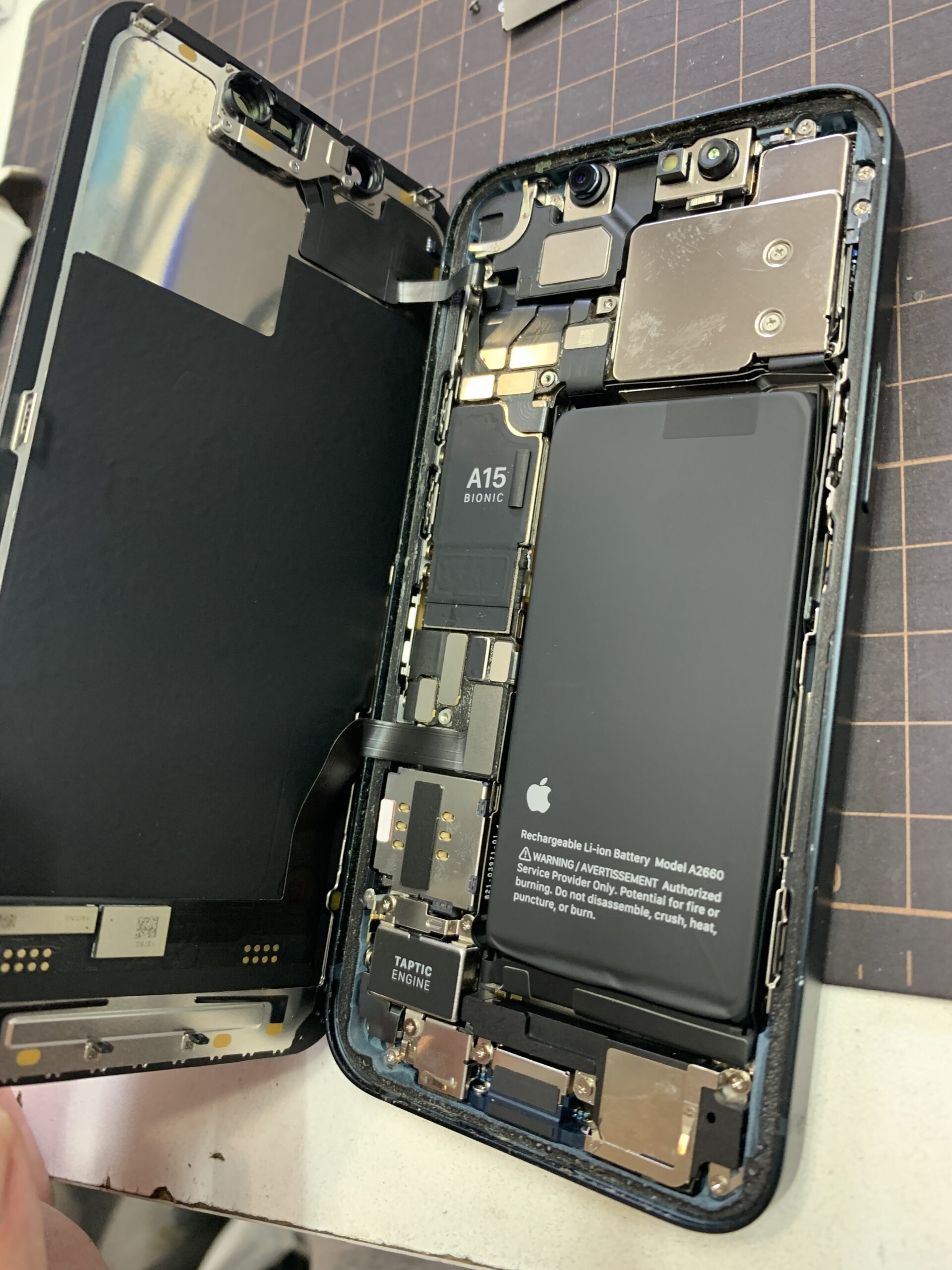 【iPhone修理】画面交換で新品のような美しさに！最短即日対応〜練馬店〜