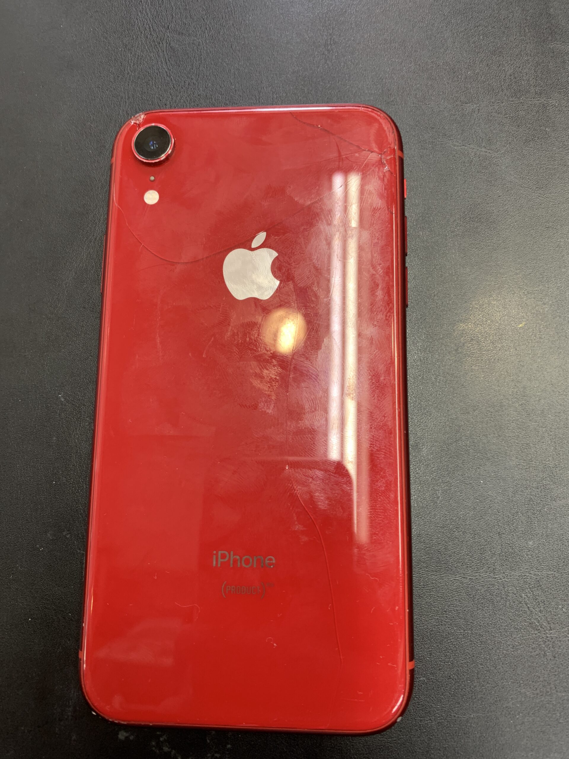 iPhone背面割れ修理もお任せください！【練馬店】