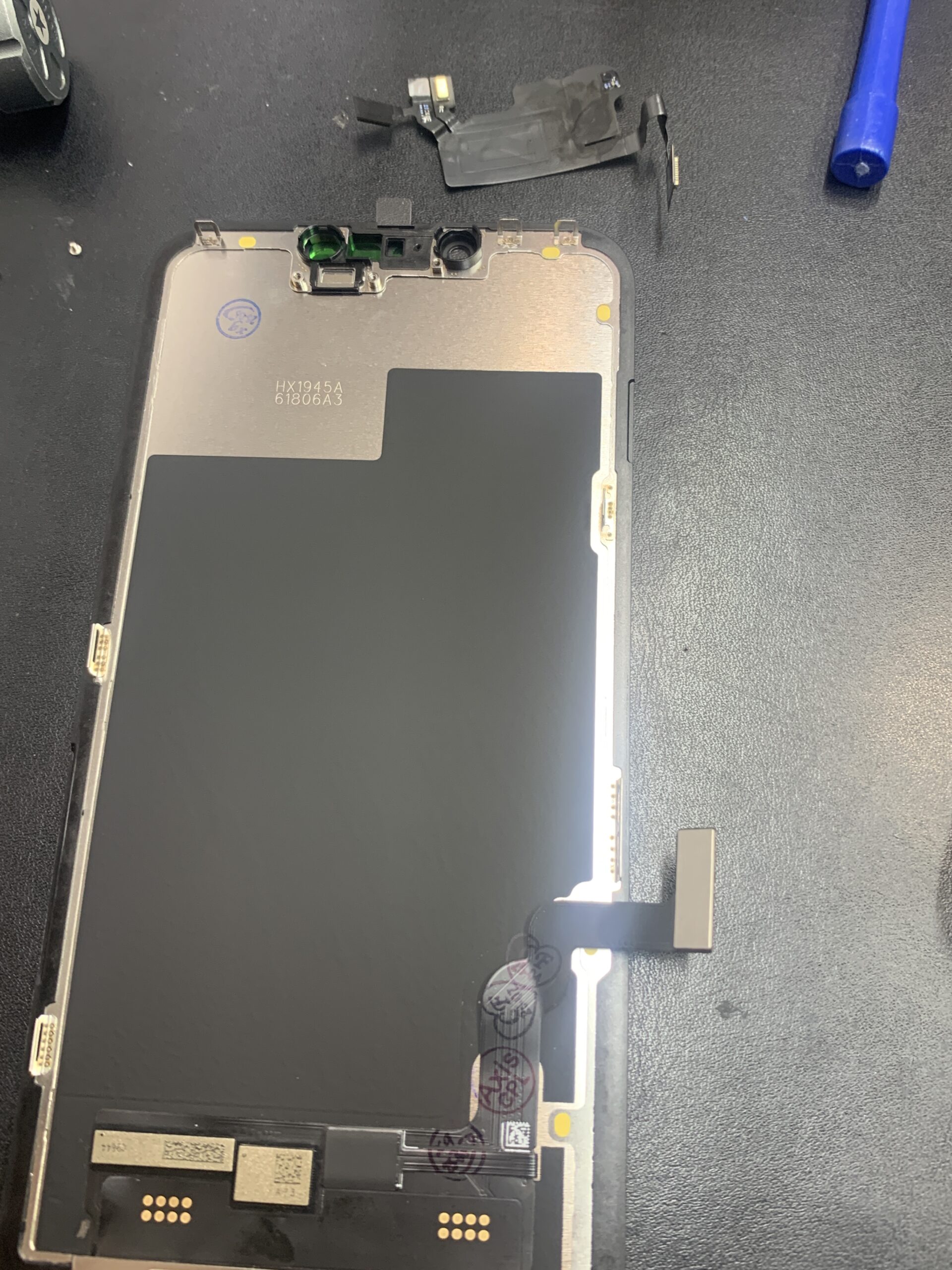 見た目は無傷でも危険！衝撃で起きるiPhoneの液晶トラブル【練馬店】