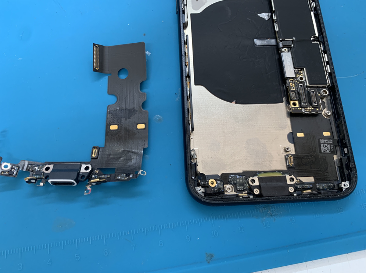 iPhoneのドックコネクターとは？充電不良修理【大泉学園店】
