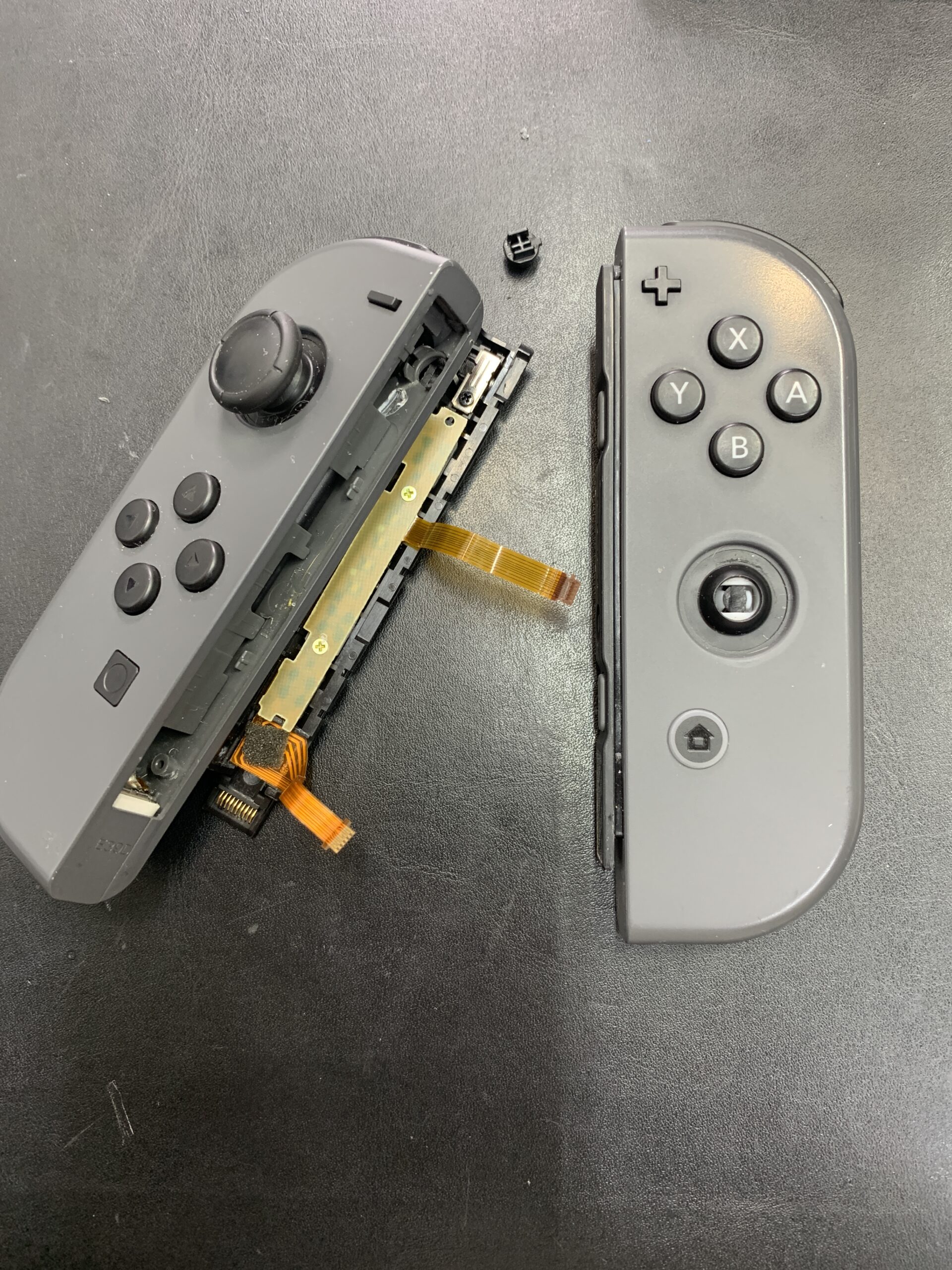 Switch ジョイコンの修理も当店へ！【練馬店】