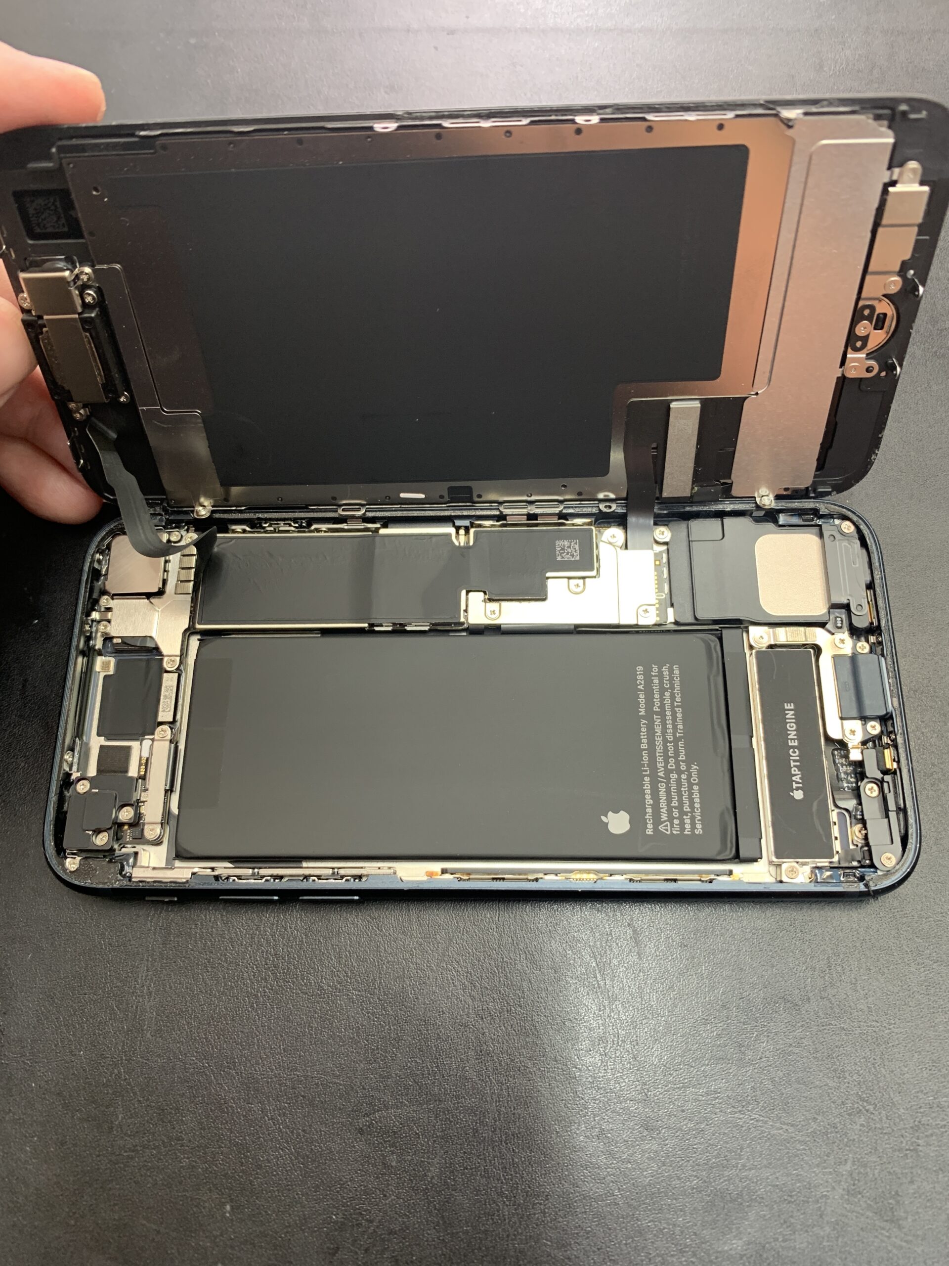 iPhoneSE3の液晶交換について【石神井公園店】