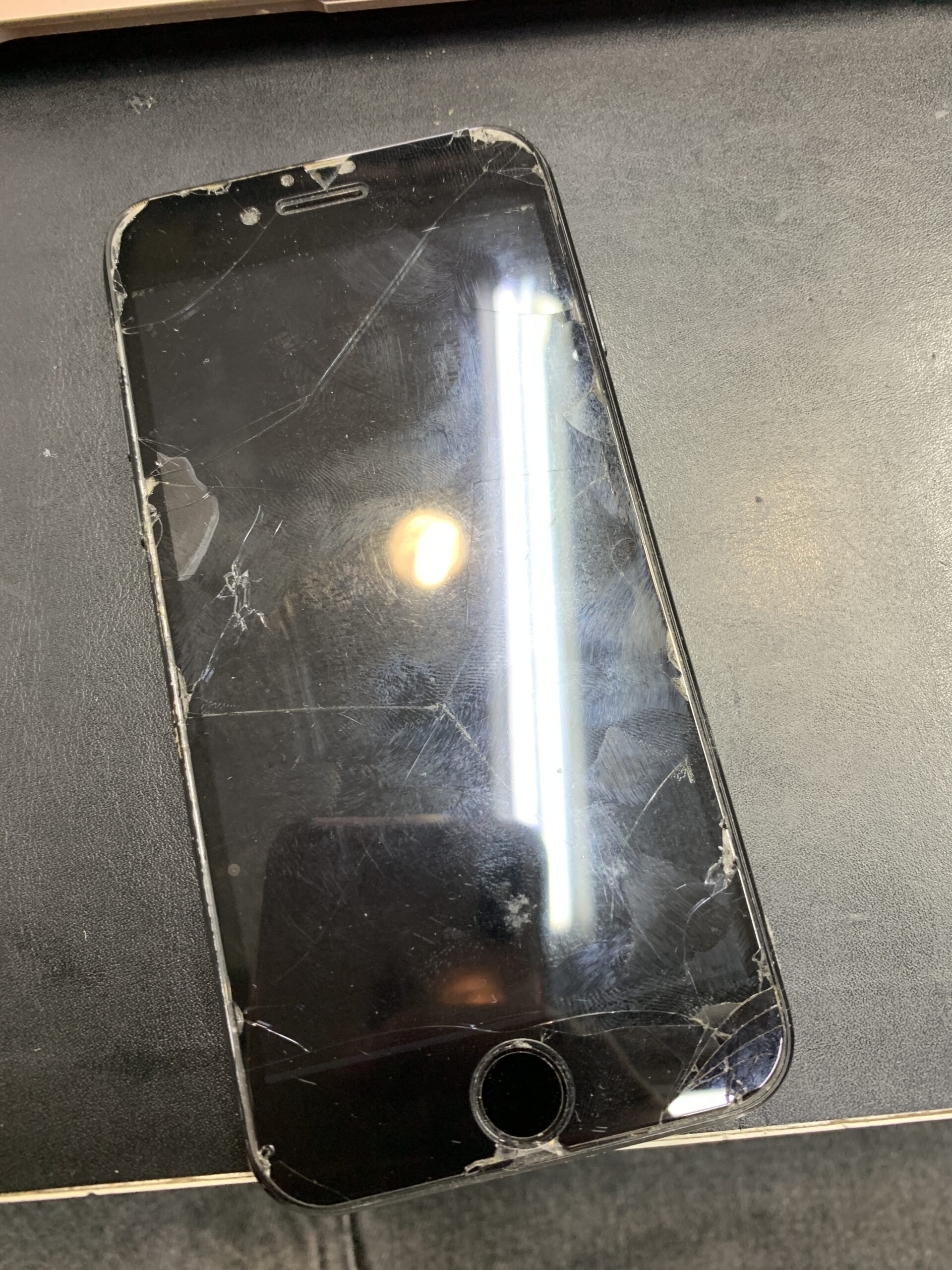 iPhone7 液晶交換でまだまだ現役！画面トラブルも即日対応！【石神井公園店】