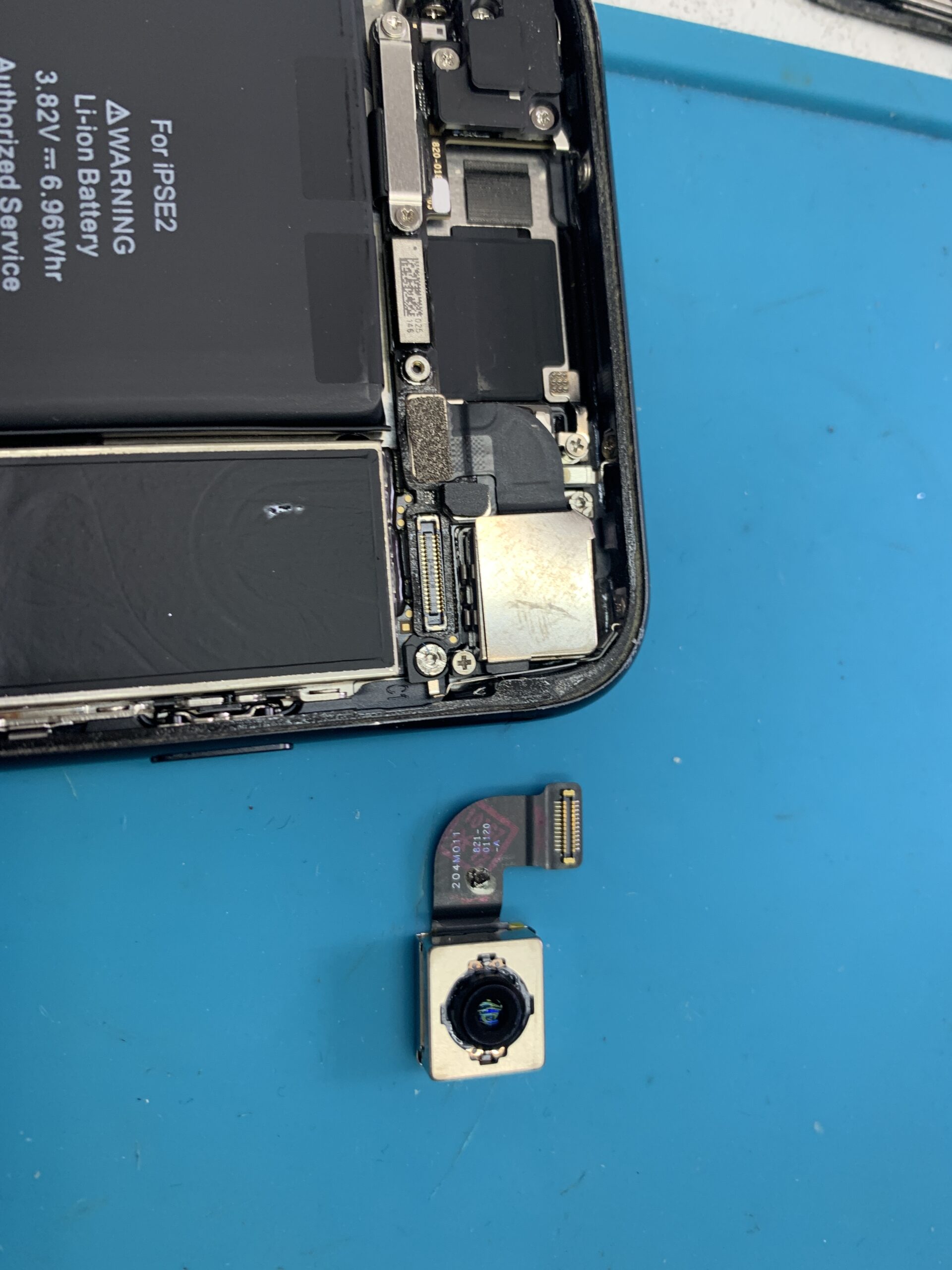 iPhoneSE2 アウトカメラ交換【練馬店】