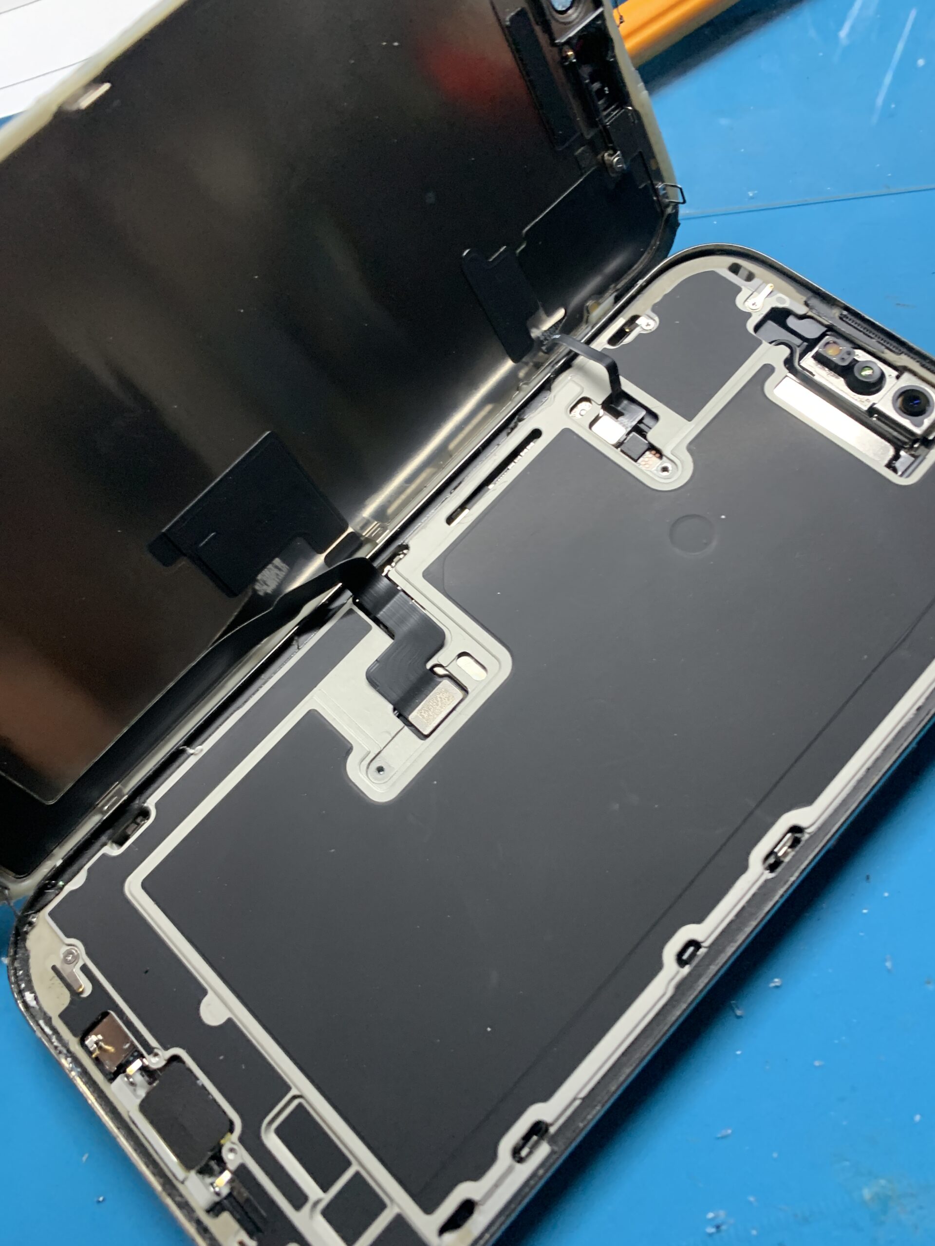iPhone 16Pro 液晶交換は当店で【東久留米店】
