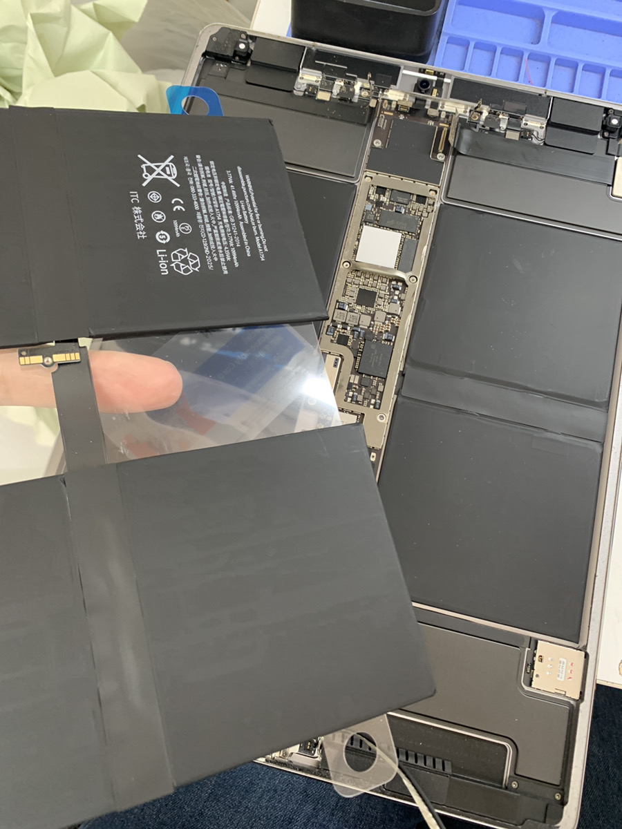iPad Pro12.9 第2世代 バッテリー交換【東久留米店】