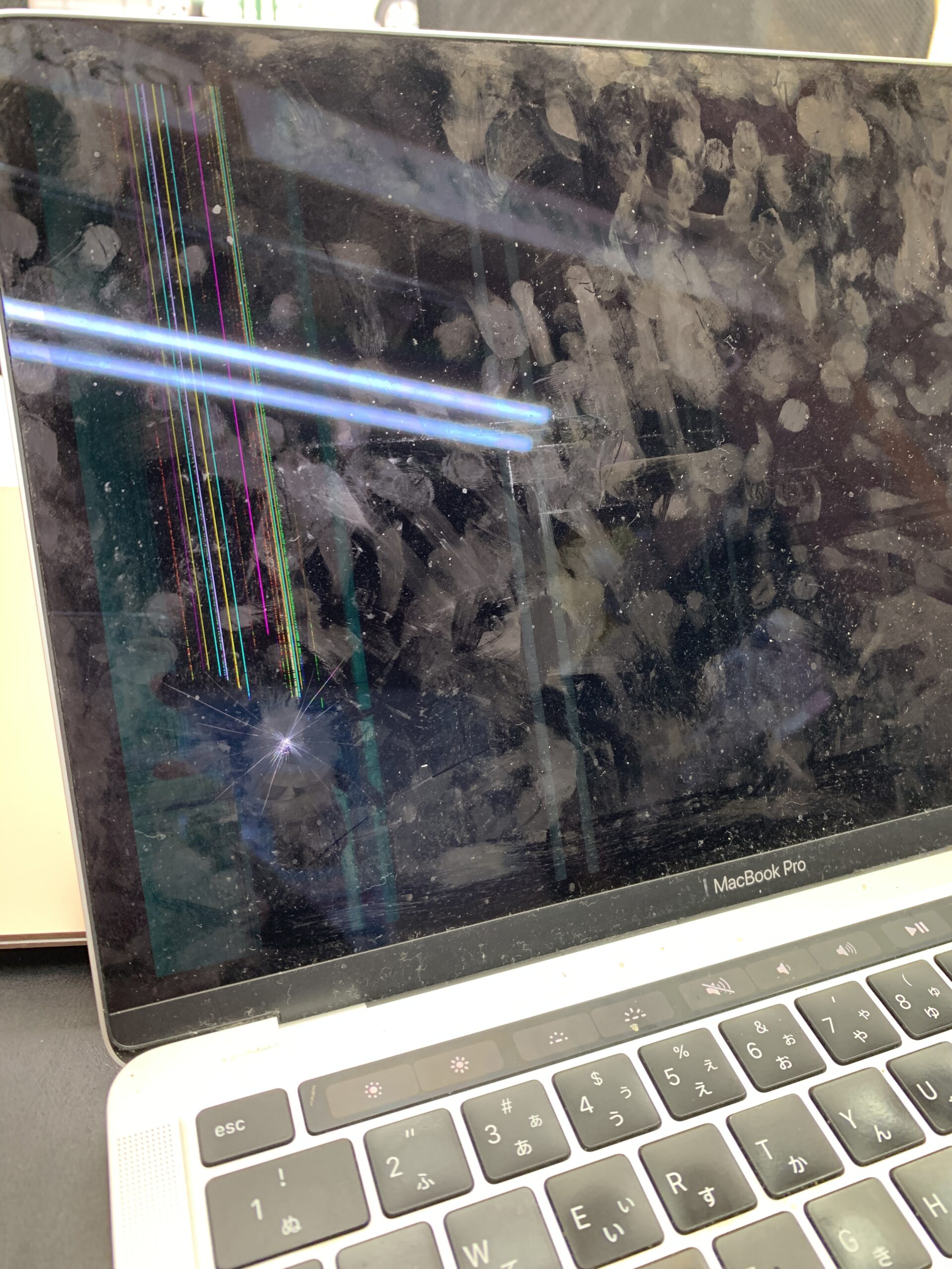💻MacBook Pro液晶交換修理【練馬店】