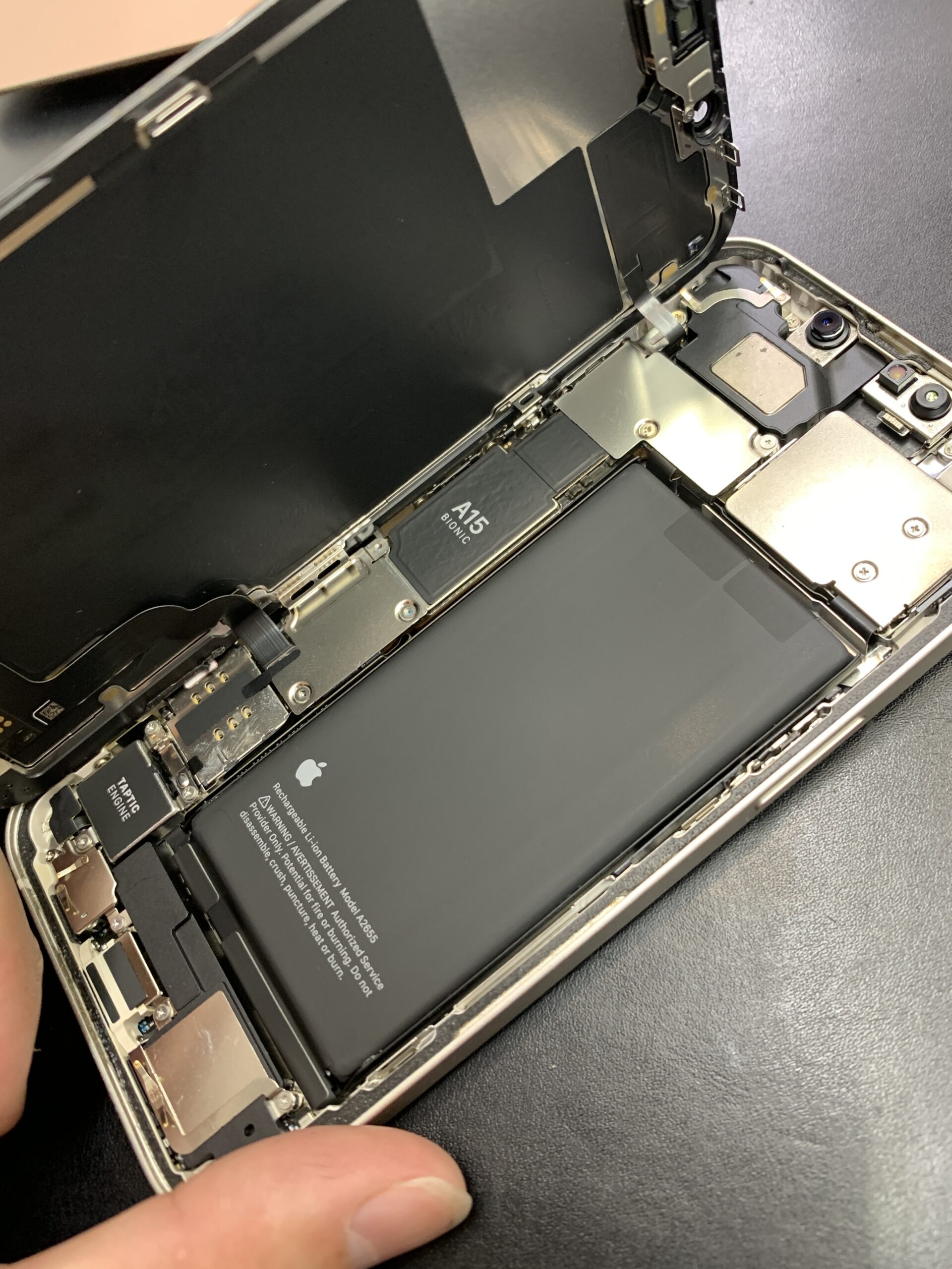 iPhone13 バッテリー交換で活動時間が大幅に復活！【石神井公園店】