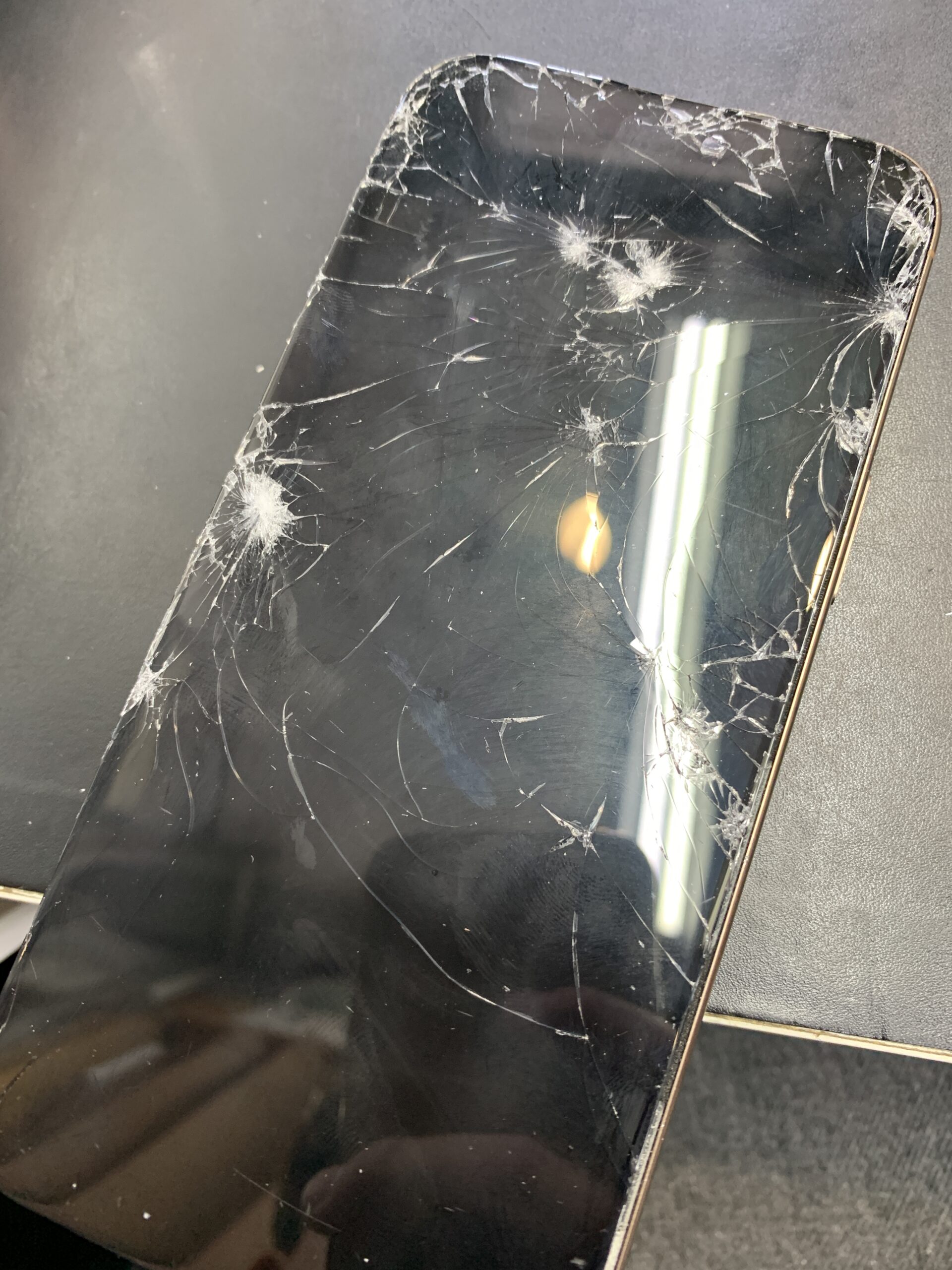 iPhone16ProMaxの修理も即日対応！【練馬店】