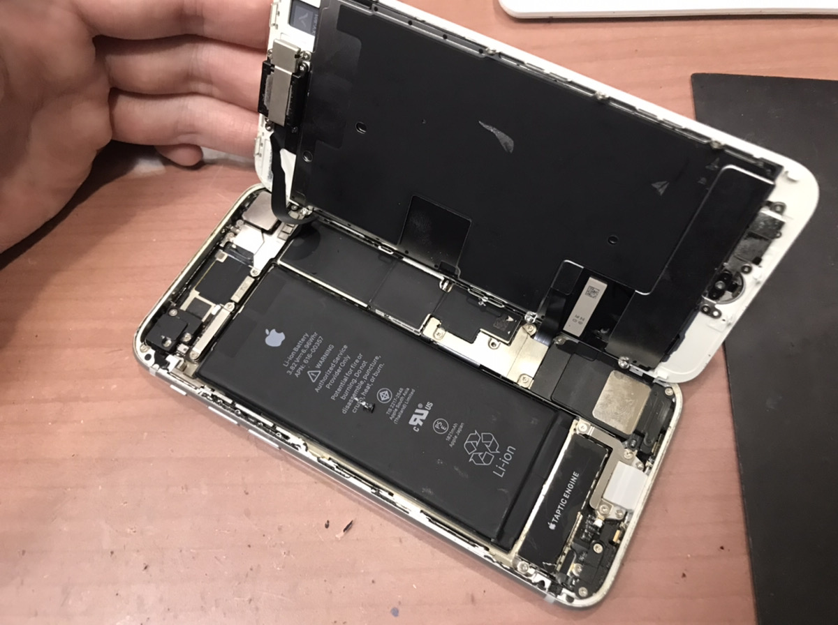 iPhone 8の液晶交換📱　【本厚木店】