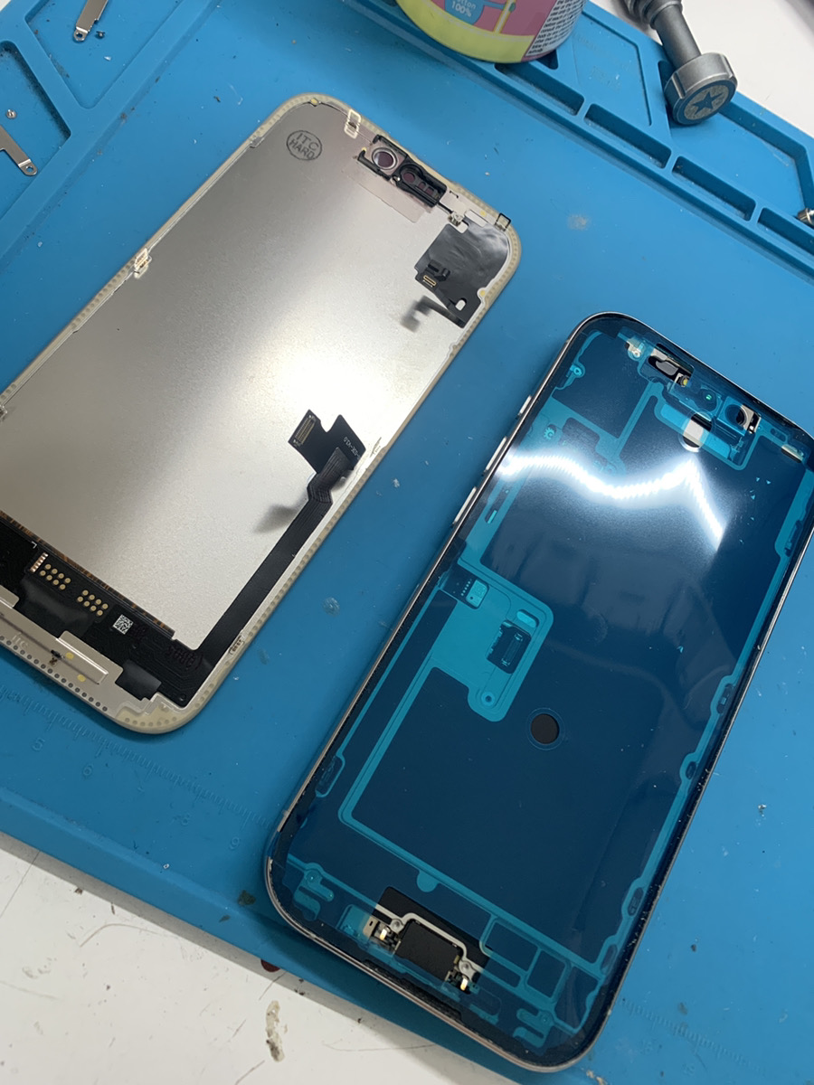 iPhone16Pro 液晶破損による表示不良💦即日最短15分修理！【大泉学園店】