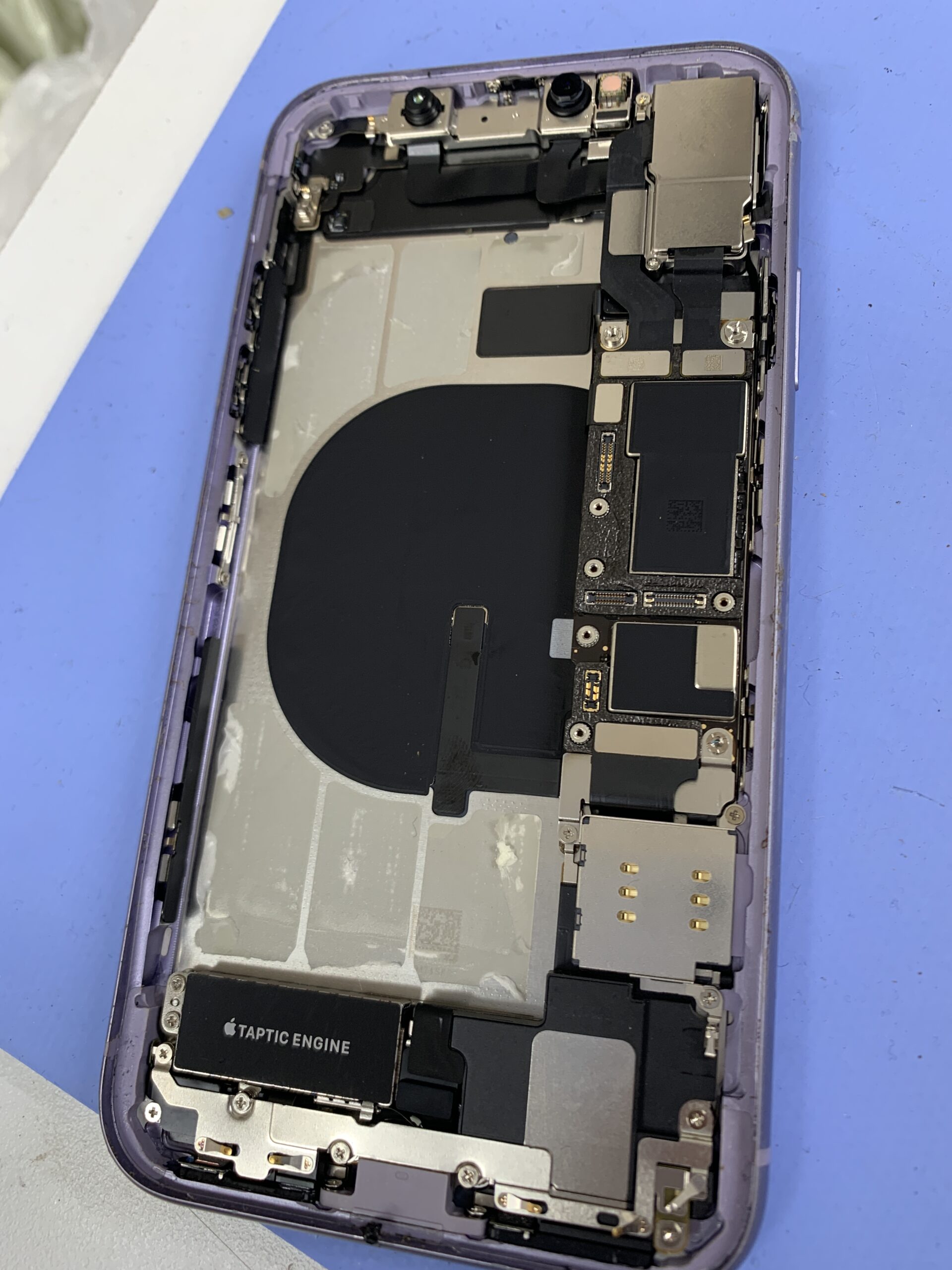 iPhone11の画面交換・バッテリー交換は即日対応！【東久留米店】