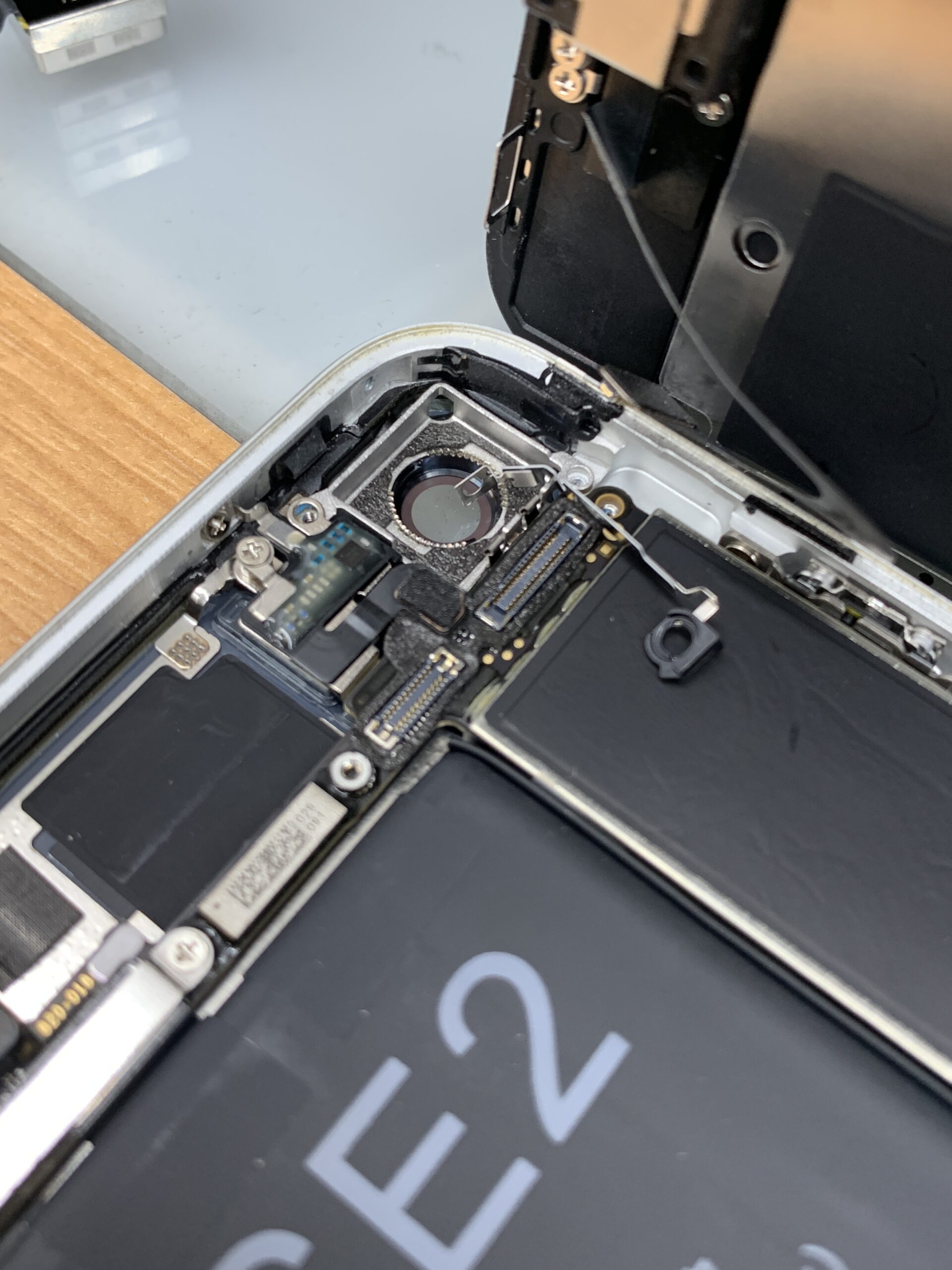 iPhoneSE2 NFCアンテナ交換【大泉学園店】