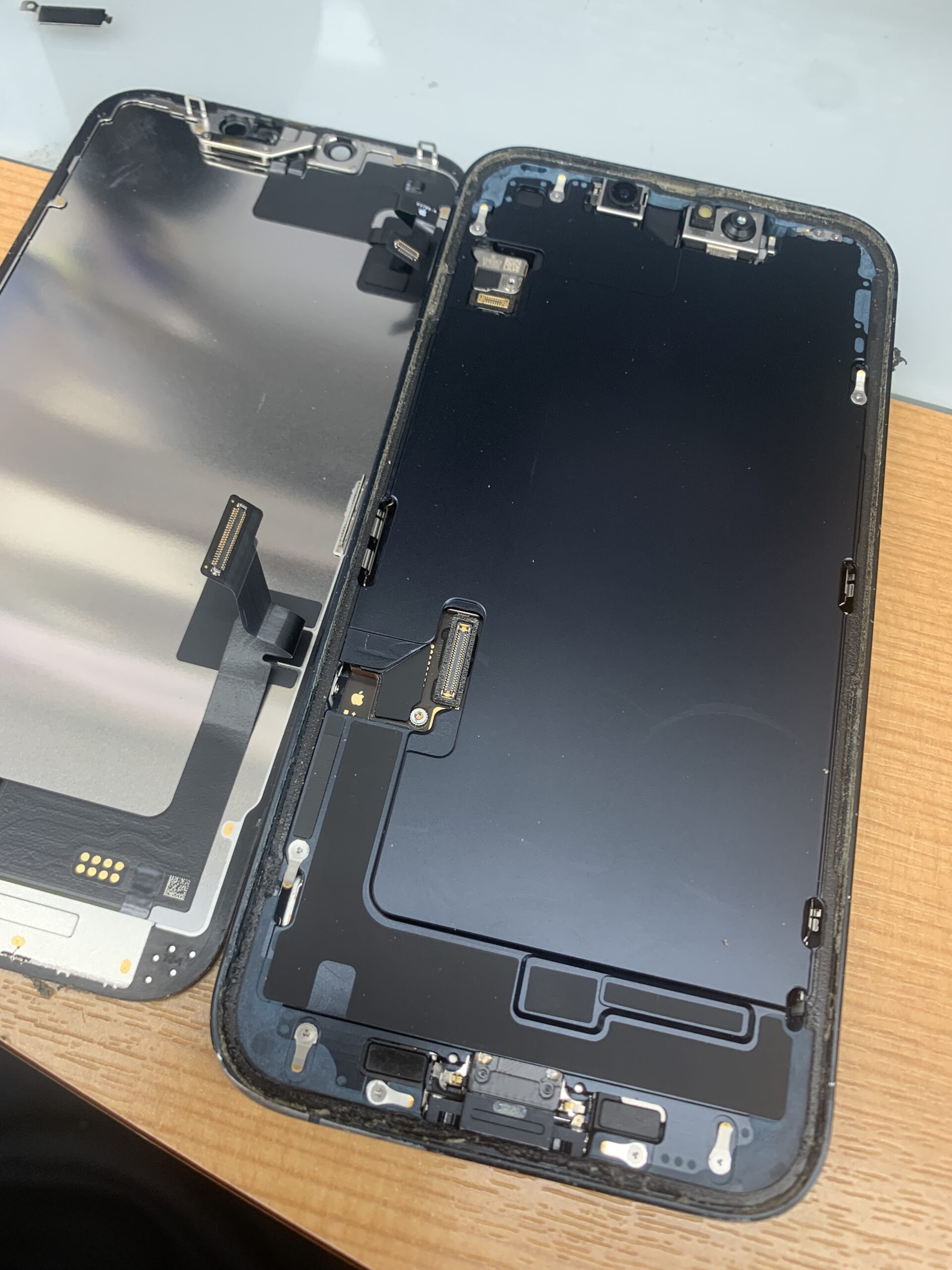 iPhone14 画面割れ 修理も即日対応！【大泉学園店】