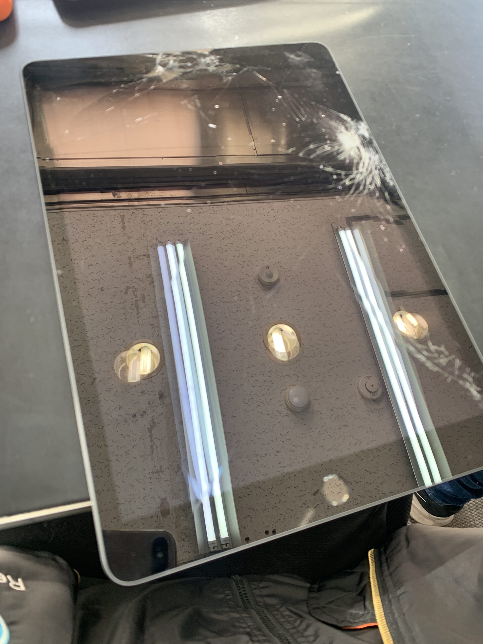 iPad8の液晶交換もご対応致します！【石神井公園店】