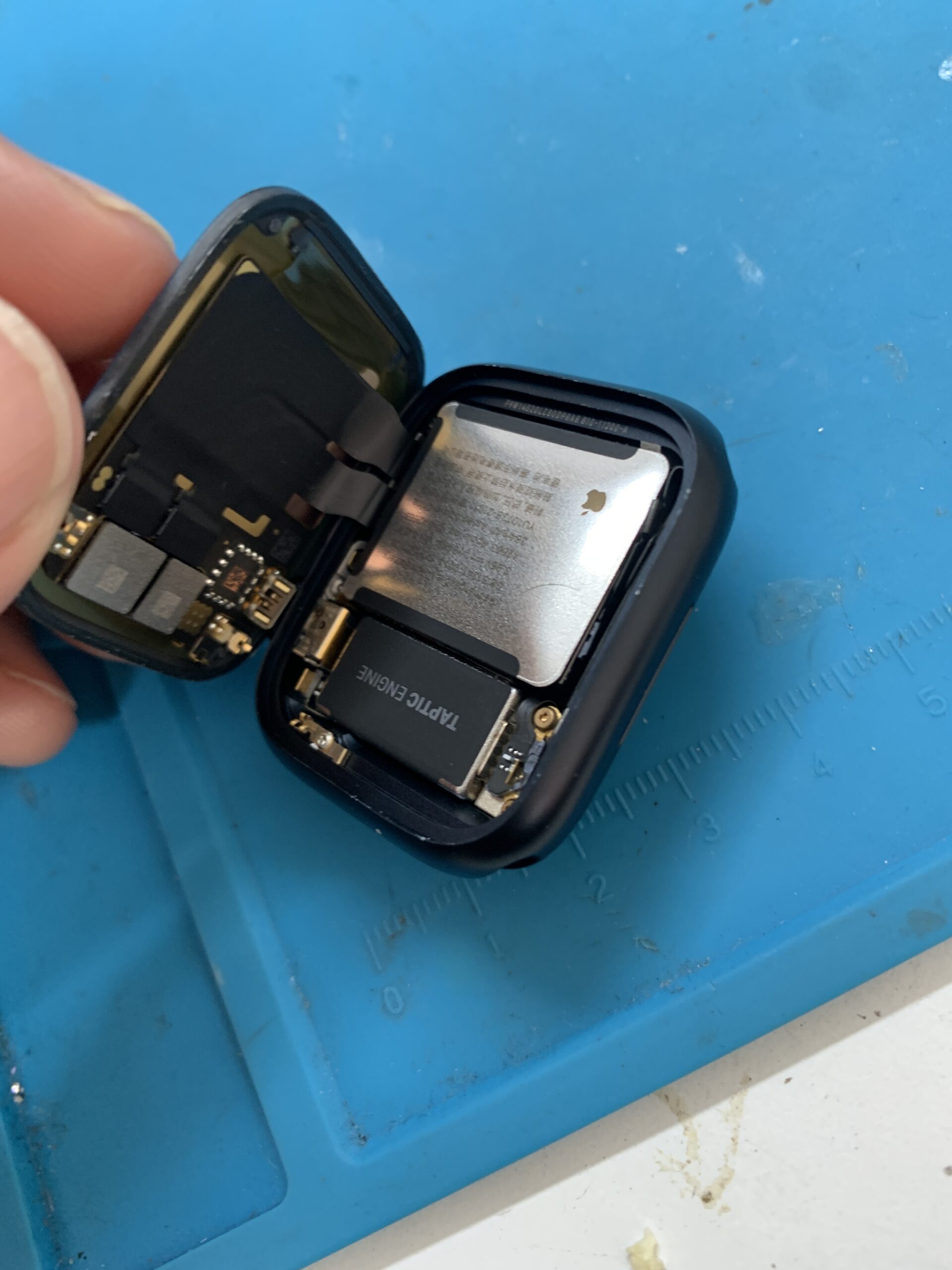 Applewatch7 バッテリー交換もお任せください【東久留米店】