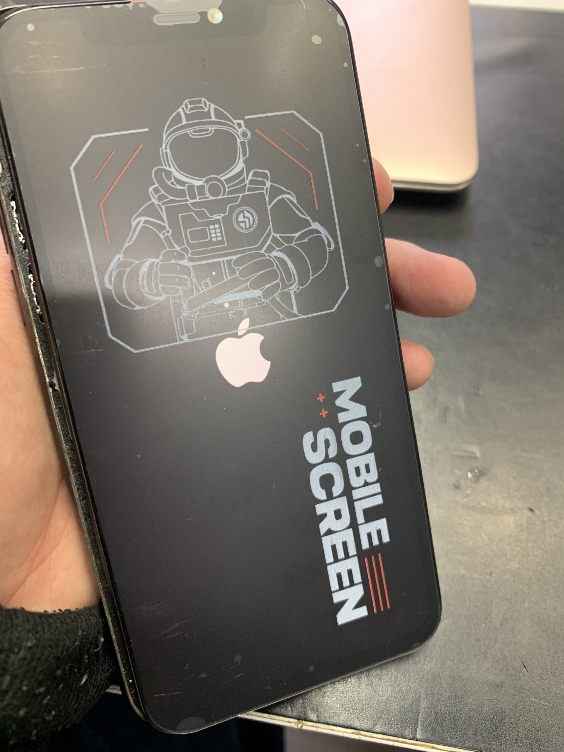 iPhone11Proの画面修理｜ガラス割れ・液晶表示不良は即日対応可能！【石神井公園店】