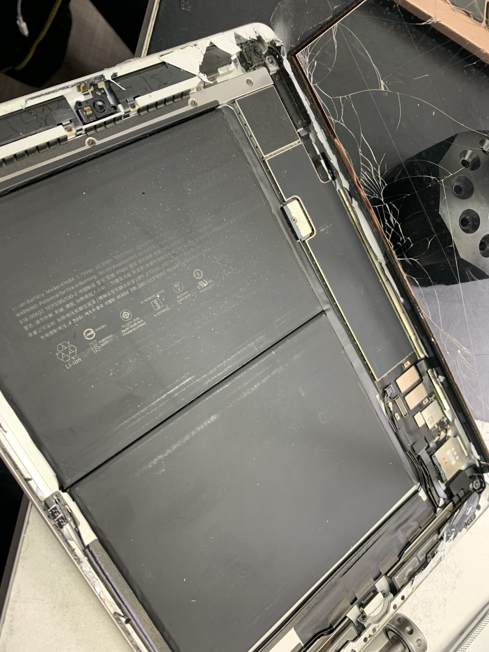 iPad 7 デジタイザー割れ、即日修理対応！【練馬店】