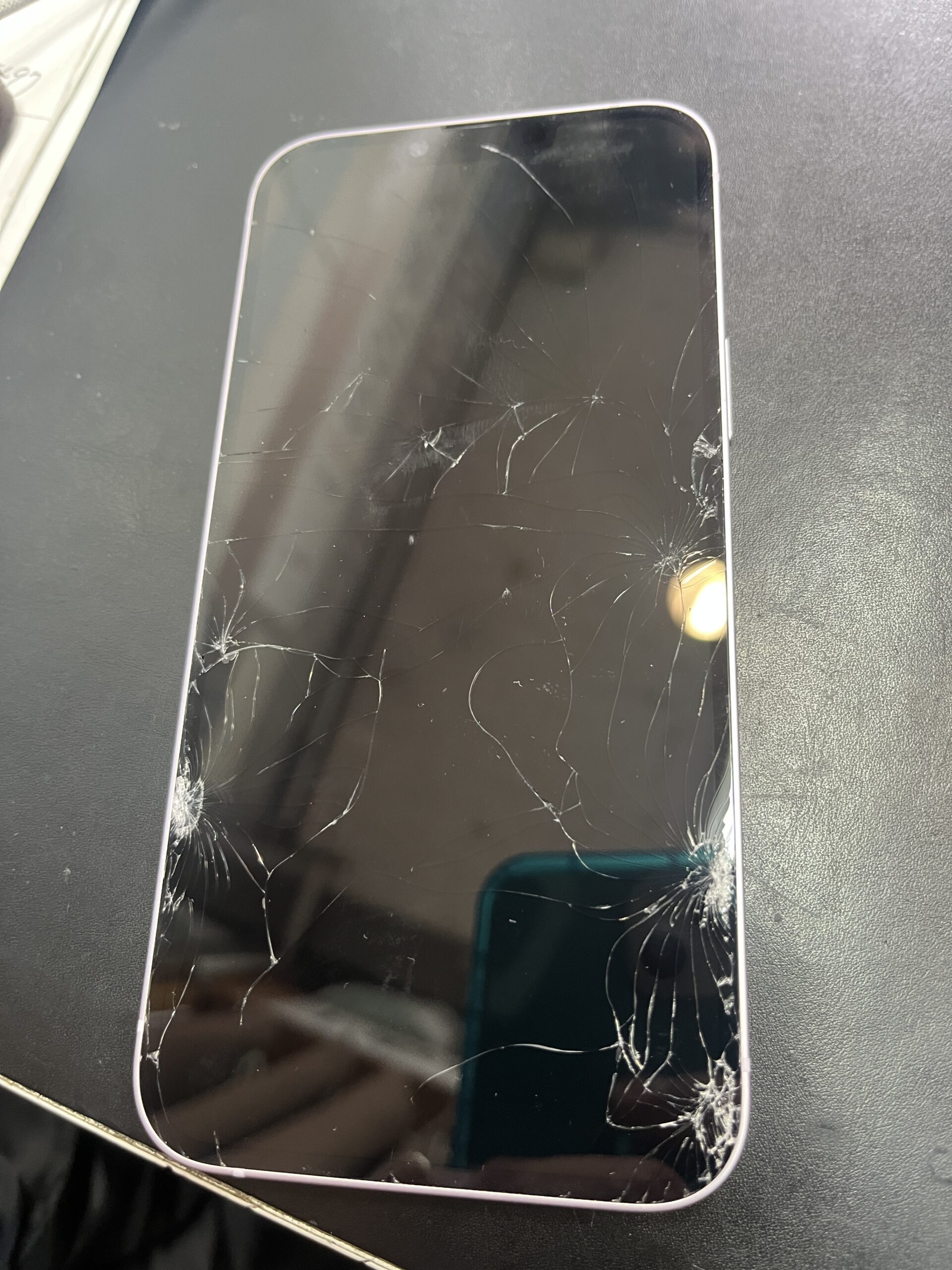 iPhone14Plus 画面割れ修理【石神井公園店】