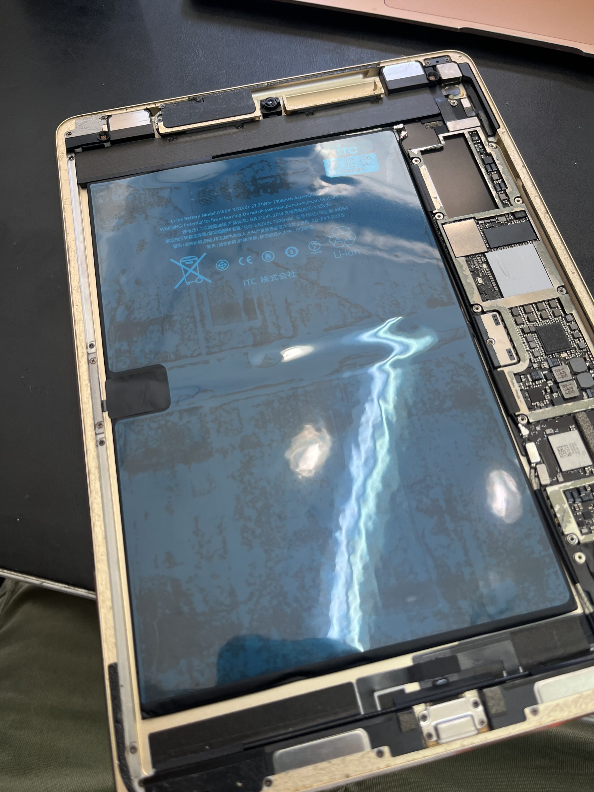 iPadのバッテリー交換で快適に！充電の減りが早いと感じたら交換のサイン【石神井公園店】