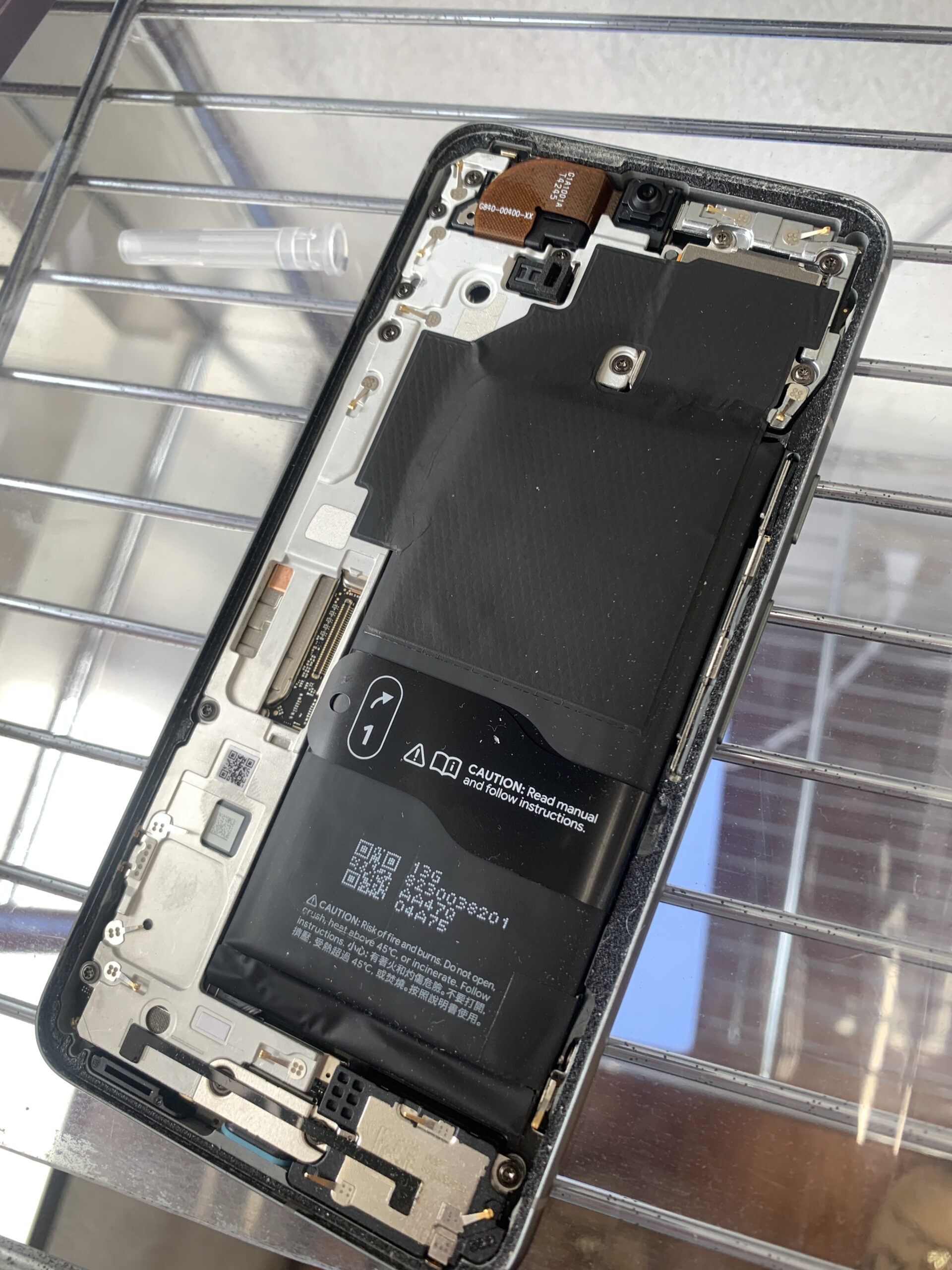 Pixel8 バッテリー膨張修理｜画面が浮いてきたら危険！【大泉学園店】