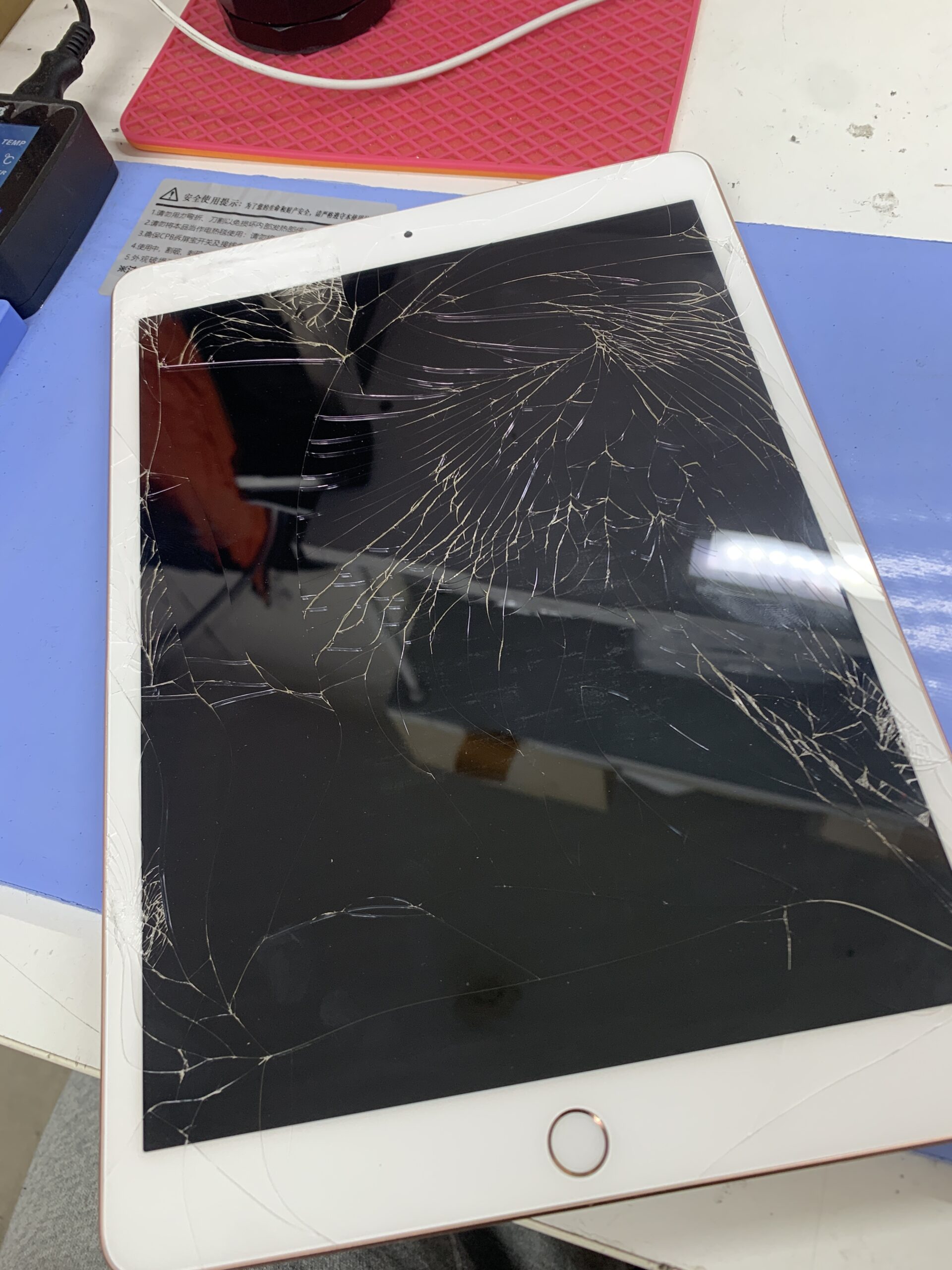 iPadの画面割れはスグに修理がおすすめ！データそのまま即日対応可能です！【大泉学園店】